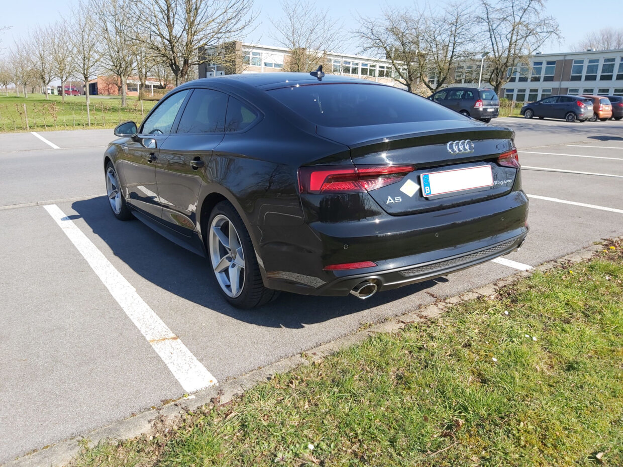 Audi A5 G-Tron black - 1