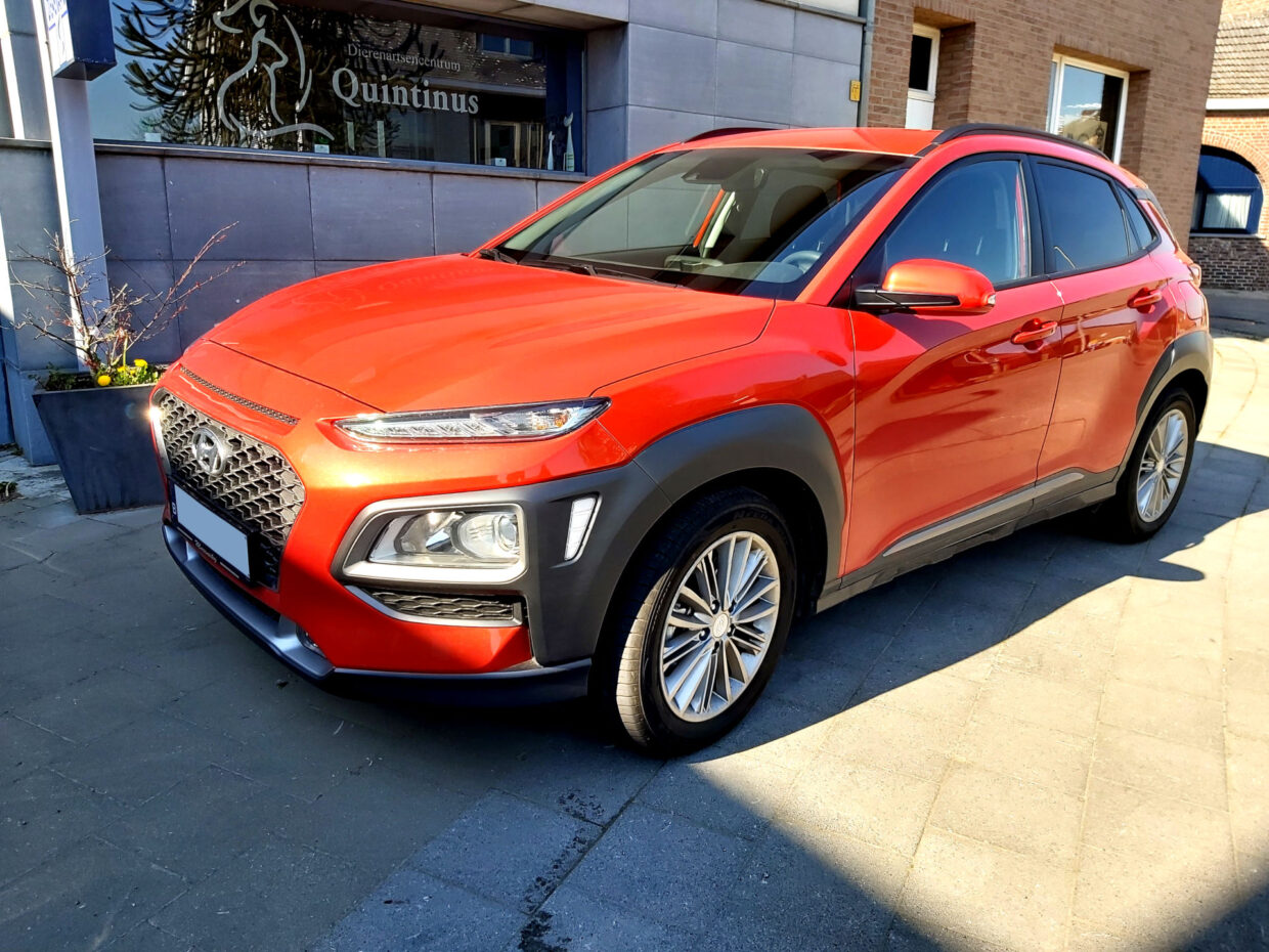 Hyundai Kona red - 1